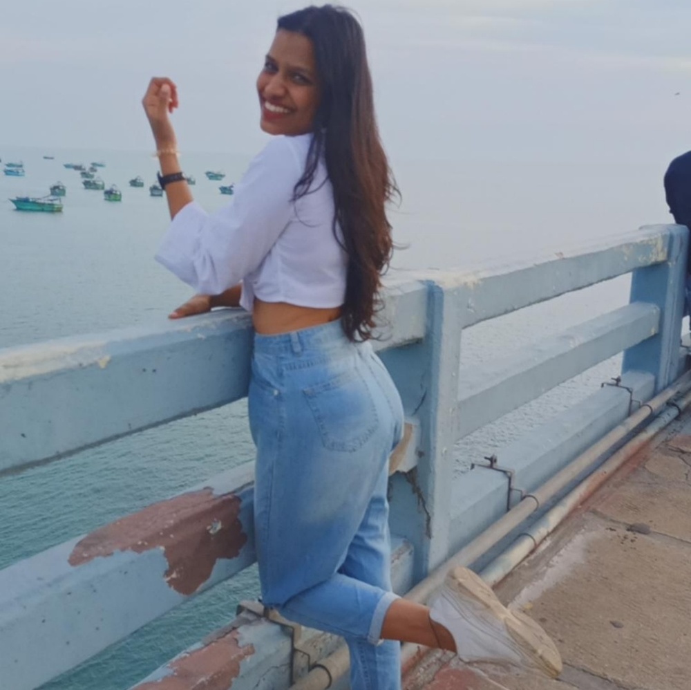 Meet your Posher, Poonam